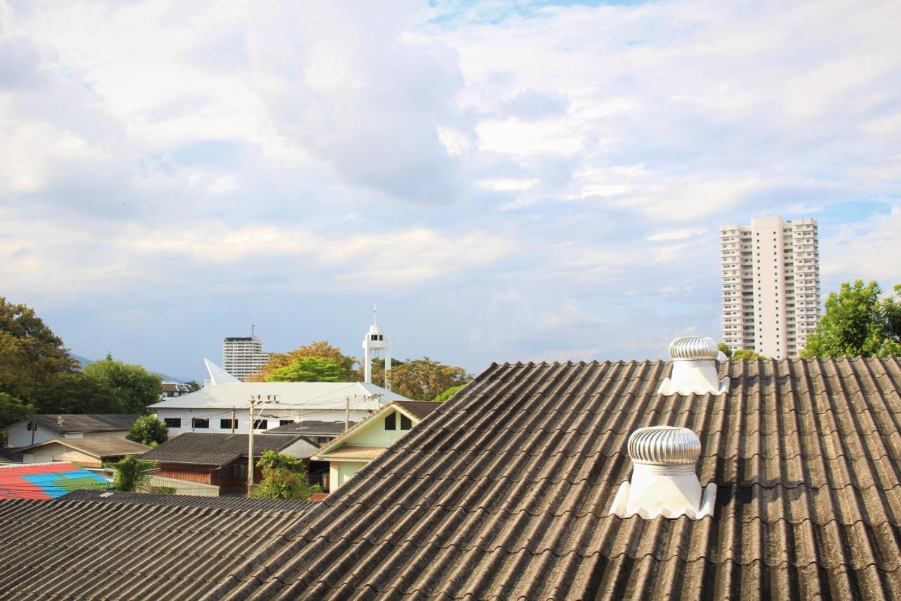 Sook Hostel (Adults Only) เชียงใหม่ ภายนอก รูปภาพ