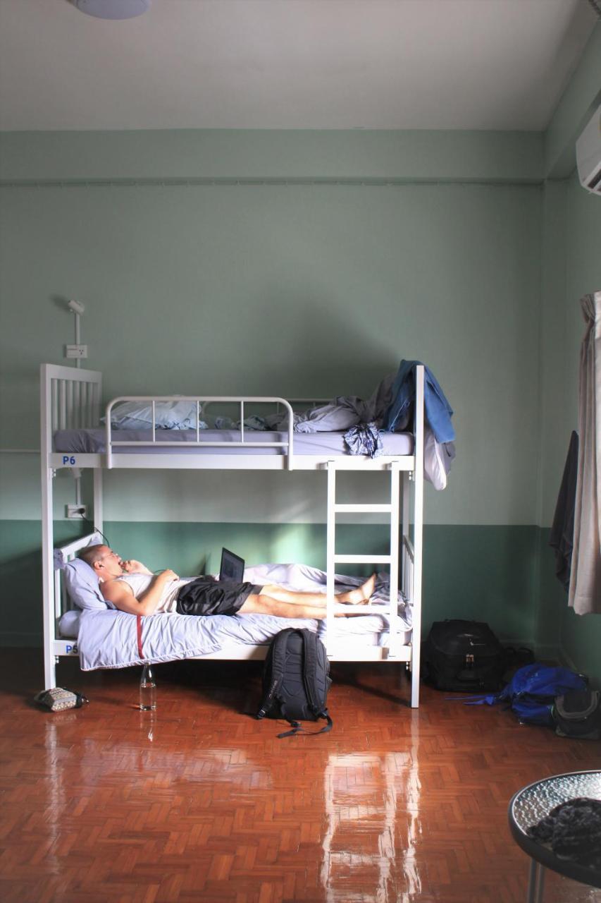 Sook Hostel (Adults Only) เชียงใหม่ ภายนอก รูปภาพ