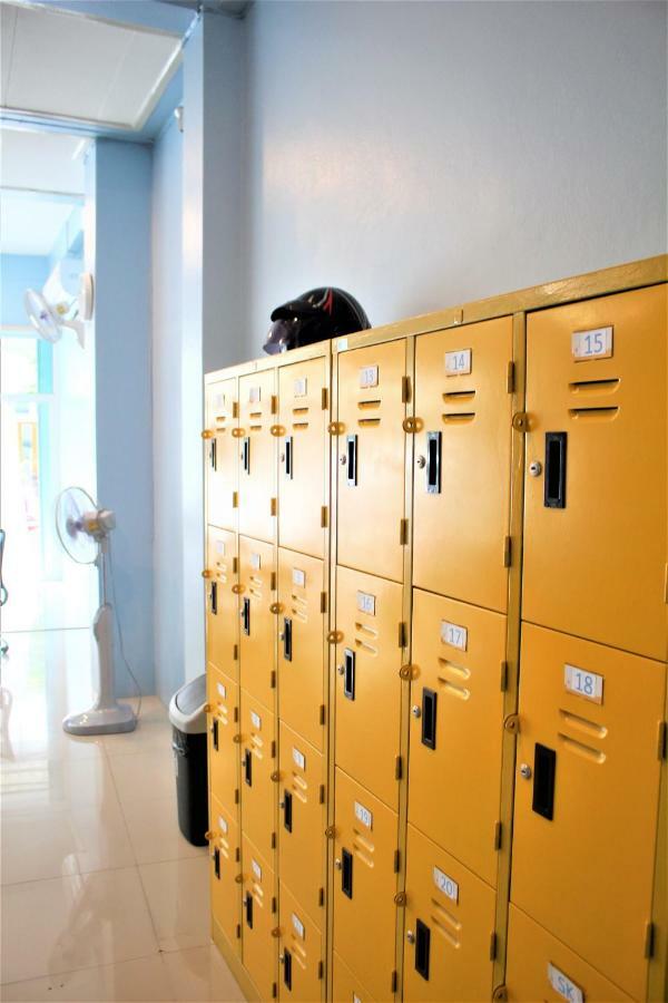 Sook Hostel (Adults Only) เชียงใหม่ ภายนอก รูปภาพ